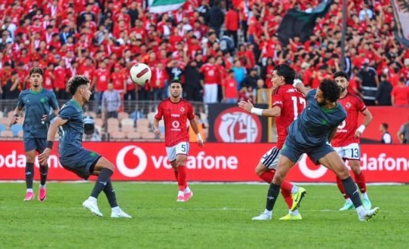 الأهلي يحافظ على صدارة الدوري بفوز ضيق على مودرن سبورت