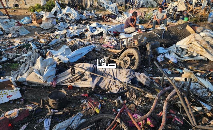حرائق الشجاعية تشرد 800 نازح.. «الأشغال» تحذر من تصعيد استهداف المآوي