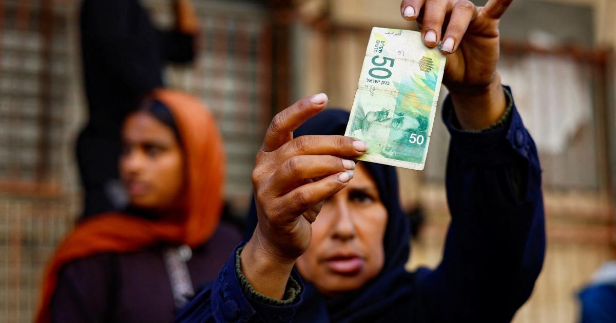 خبير اقتصادي: تحذير الاحتلال من فقدان الأوراق النقدية القديمة قيمتها غير صحيح