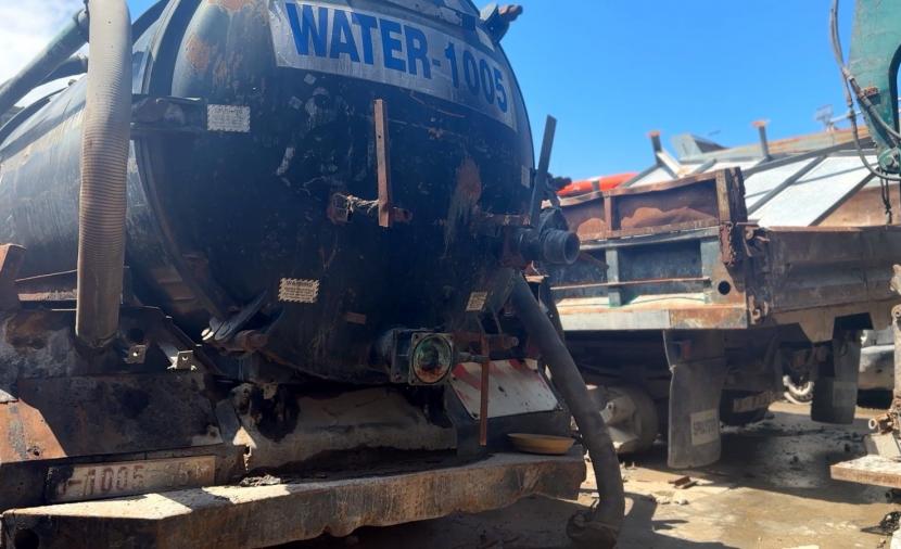 بلدية غزة تحذّر من أن نقص الزيوت يهدد بتوقف آليات الصرف الصحي