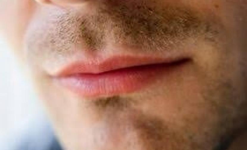 علامات خفية في الفم.. إشارات تحذيرية لأمراض خطيرة