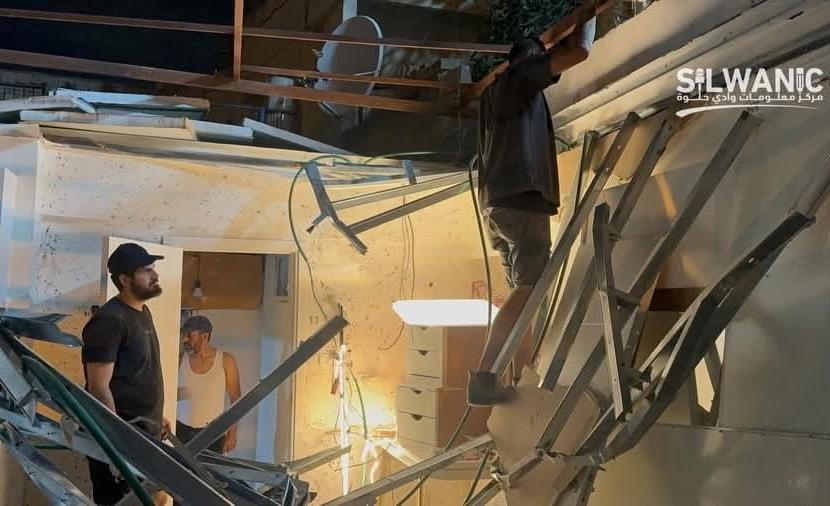 بلدية الاحتلال تجبر المقدسي مأمون شيوخي على هدم منزله في سلوان فجراً