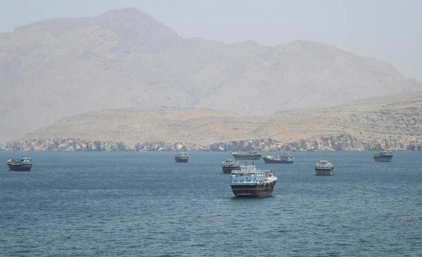 إيران: مضيق هرمز يبقى مغلقاً حتى قبول شروطنا