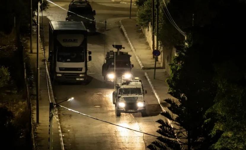 احتلال فلسطيني يفرض حاجزاً تفتيشياً في عزبة شوفة جنوب طولكرم