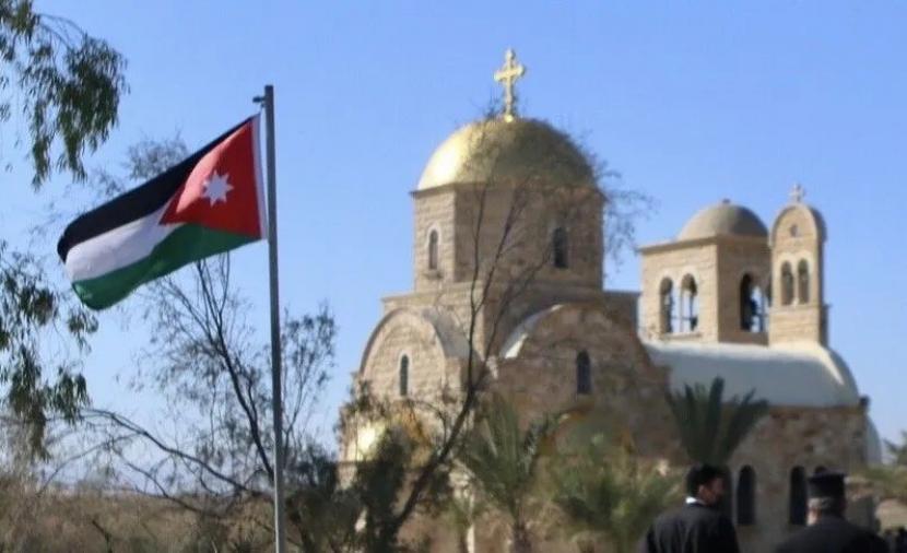 7 قتلى و34 مصابًا في هجوم مسلح استهدف كنيسة جنوب الأردن