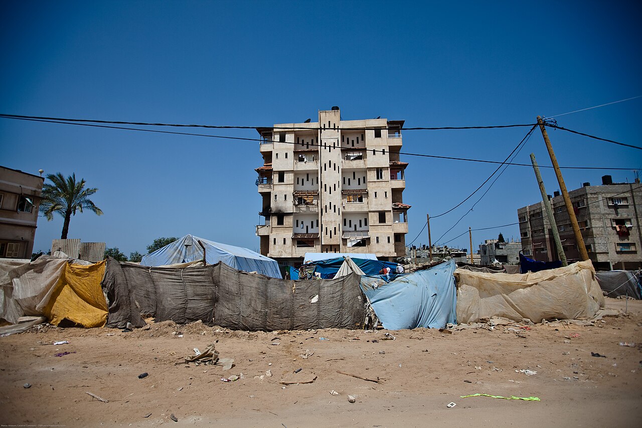 94% من سكان غزة بلا مأوى كافٍ.. تقرير نرويجي يحصي 1.98 مليون محتاج