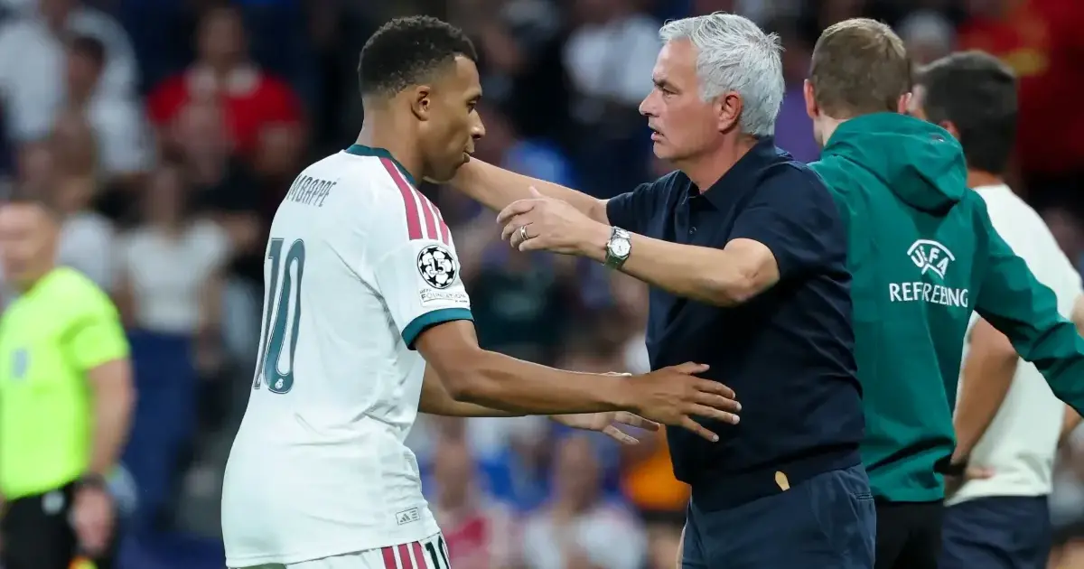 توبيخ مورينيو لمبابي.. وتوتر داخل صفوف ريال مدريد بشأن سلوكيات اللاعب الفرنسي