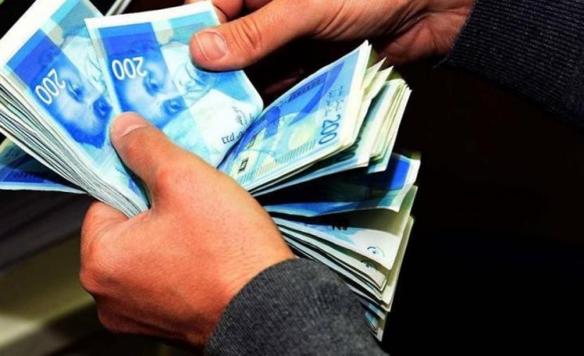 رواتب شهر أيار تُصرف اليوم بنصف قيمتها وبحدّ أدنى 2000 شيقل