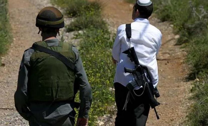مستوطنون يسرقون أغنامًا من بيتا بحماية جنود الاحتلال