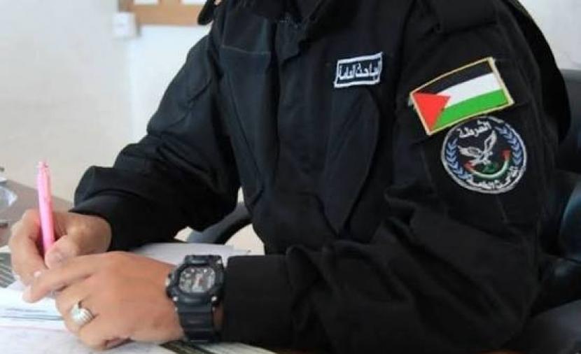 شرطة خان يونس تنهي 31 شكوى مالية بالصلح وتعيد أكثر من 165 ألف شيكل لأصحابها