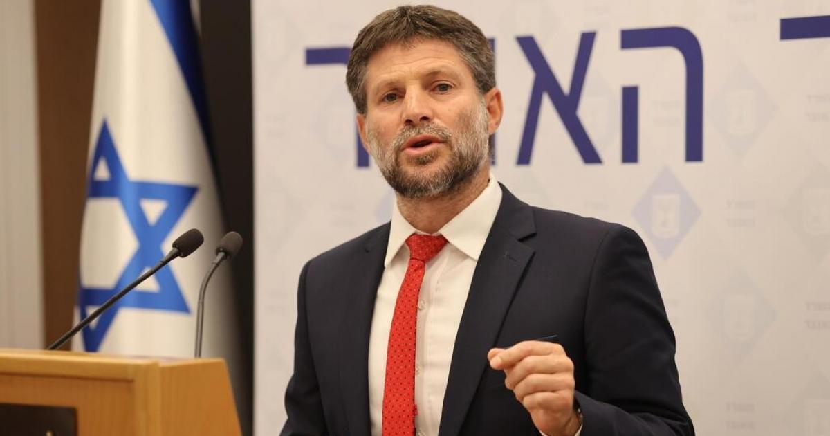 سموتريتش يطالب بحرمان غزة من أمل الإعمار لدفع السكان للهجرة