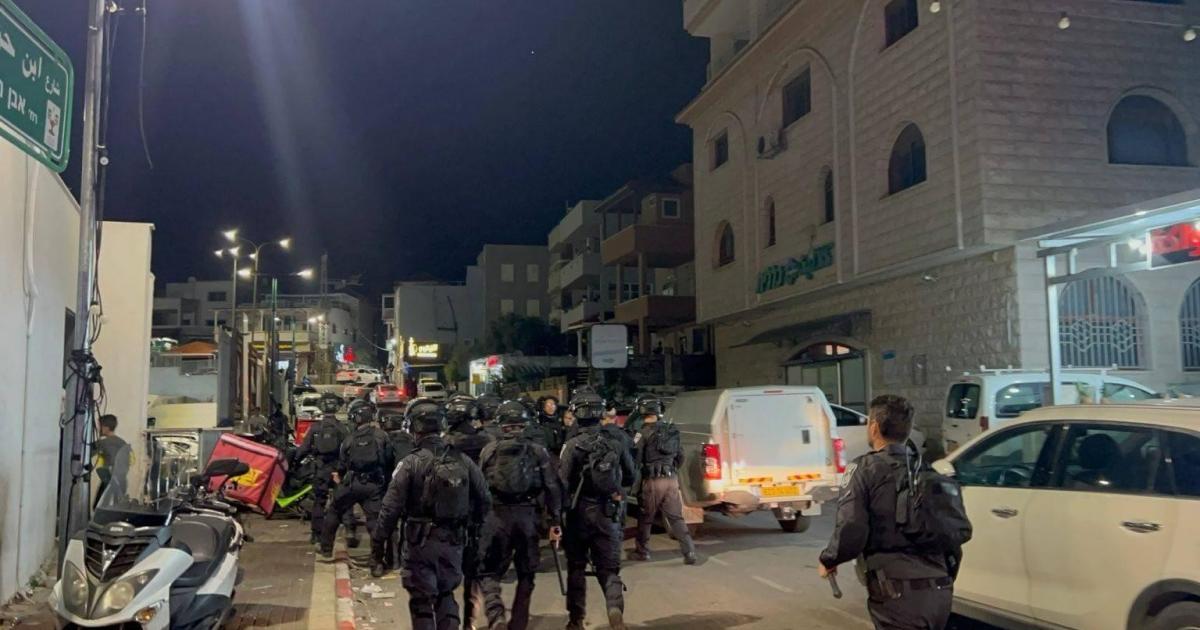 شرطة الاحتلال تقتحم سهرة حنّاء في حي الشاغور بأم الفحم وتلقي قنابل صوتية بين المحتفلين