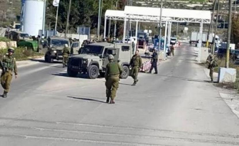 إغلاق مفاجئ لمدخل زعترة.. الاحتلال يعزل البلدة ويشدّد القيود على الحركة
