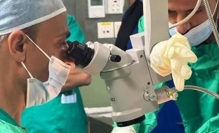 نجاح عملية زراعة قرنية جديدة في مجمع ناصر الطبي بخان يونس